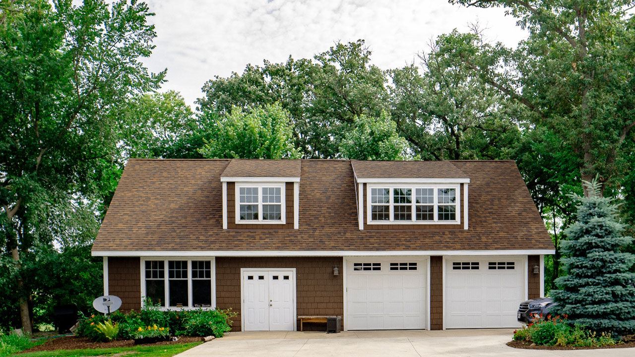 Detached Garage