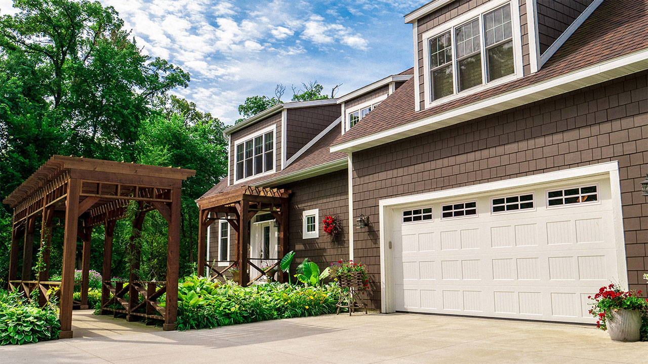 Garage and Entryway